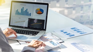 تطوير الهياكل الإدارية والمؤسسية: استراتيجيات وتوجهات حديثة